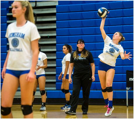 Prep volleyball: Mom and daughter balance coach-and-player relationship